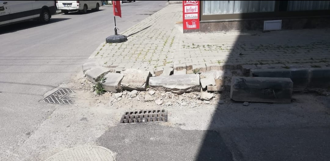 ‘’Battı çıktı yok, kazdı bıraktı var!’’