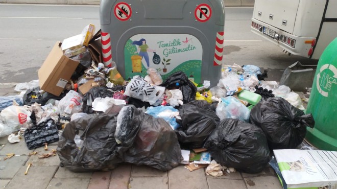 Çiğli'de çöp krizi... İşçiler iş bıraktı!