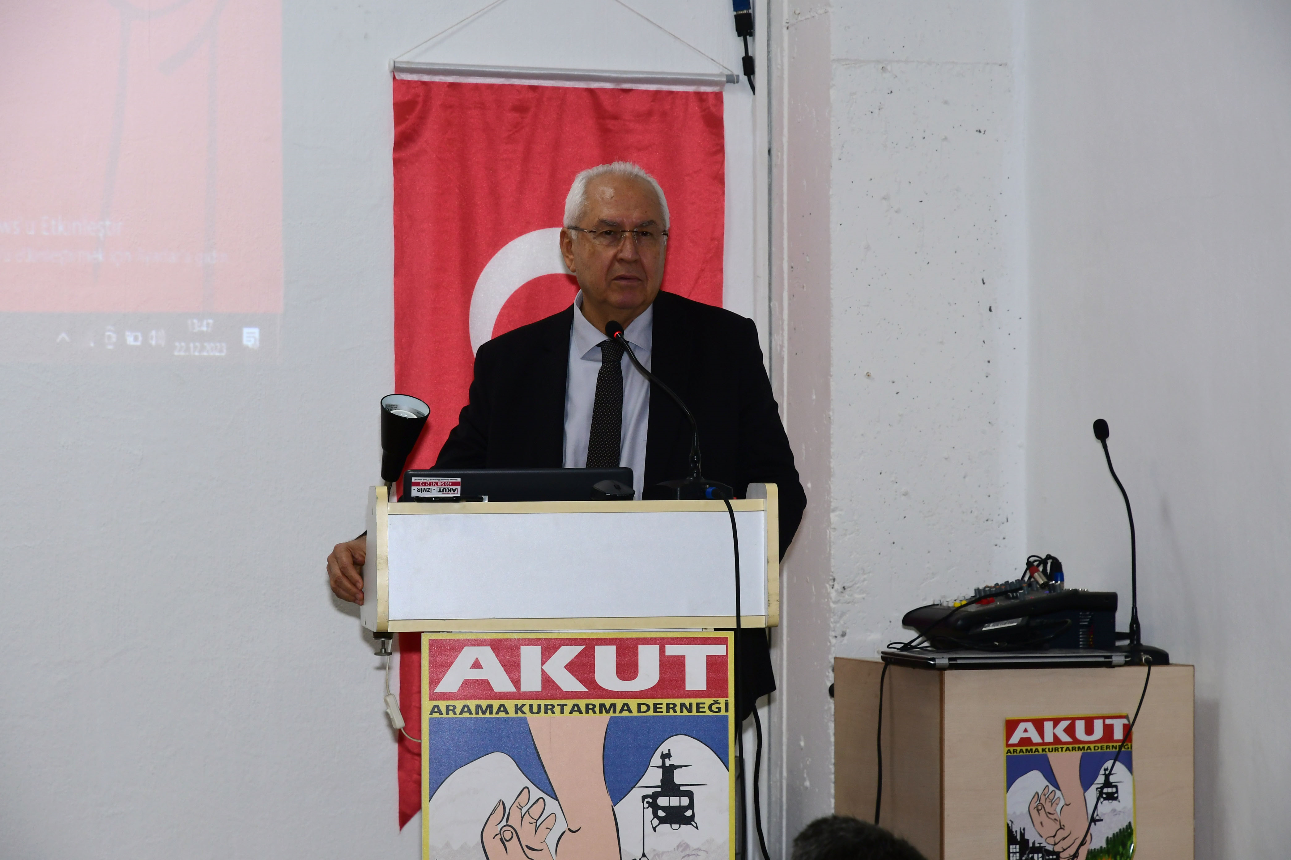 Karabağlar'da afet eğitimi