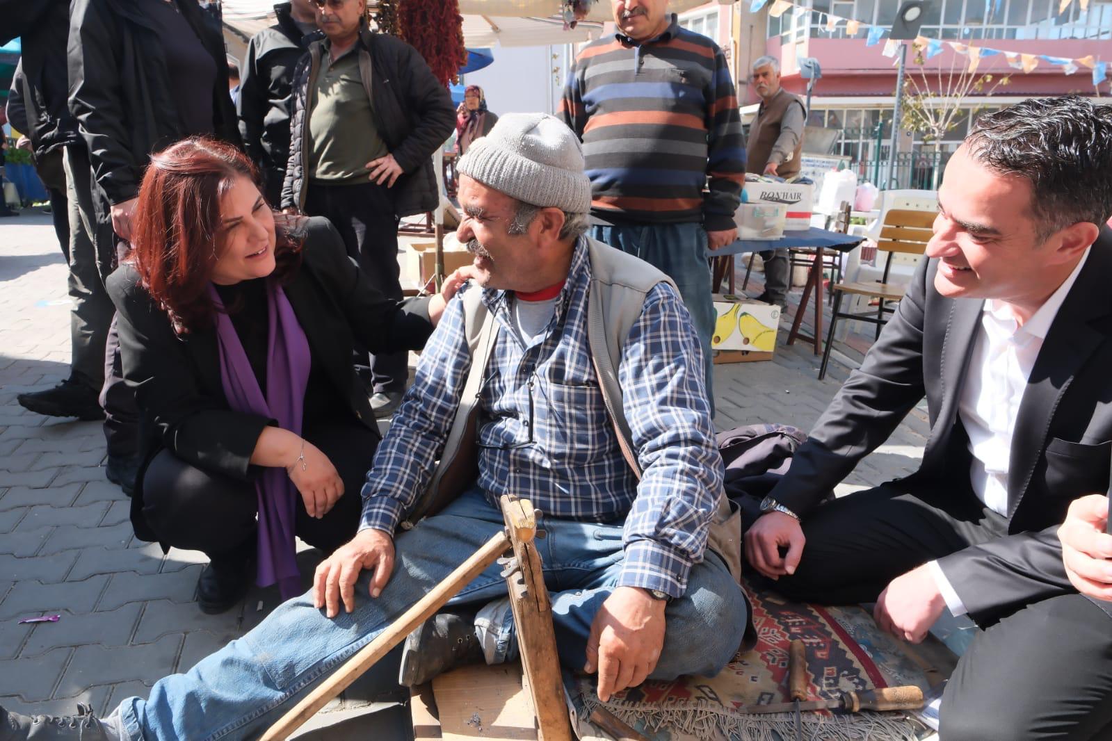 Koçarlı Pazarında Çerçioğlu'na Yoğun İlgi
