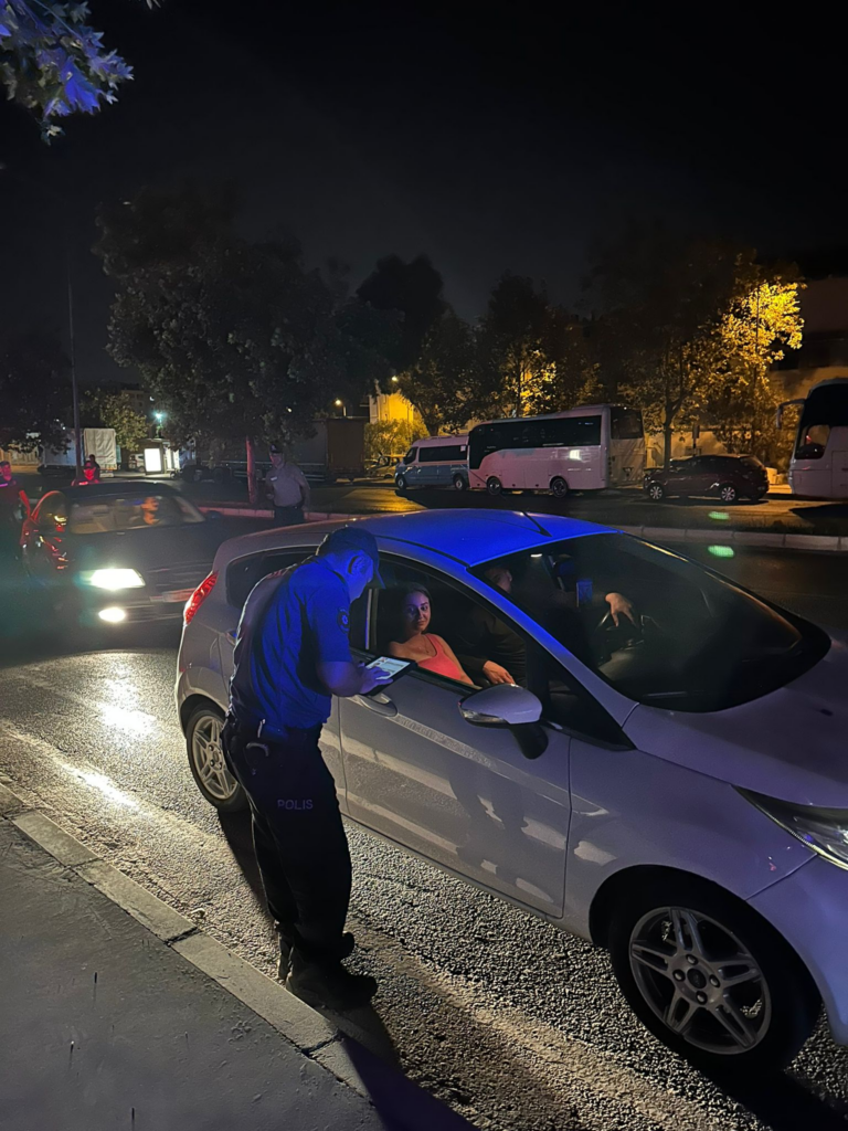 Bayraklı İlçe Emniyet Müdürlüğü Devriye Ekipler Amirliği İlçenin Huzuru İçin Çalışıyor