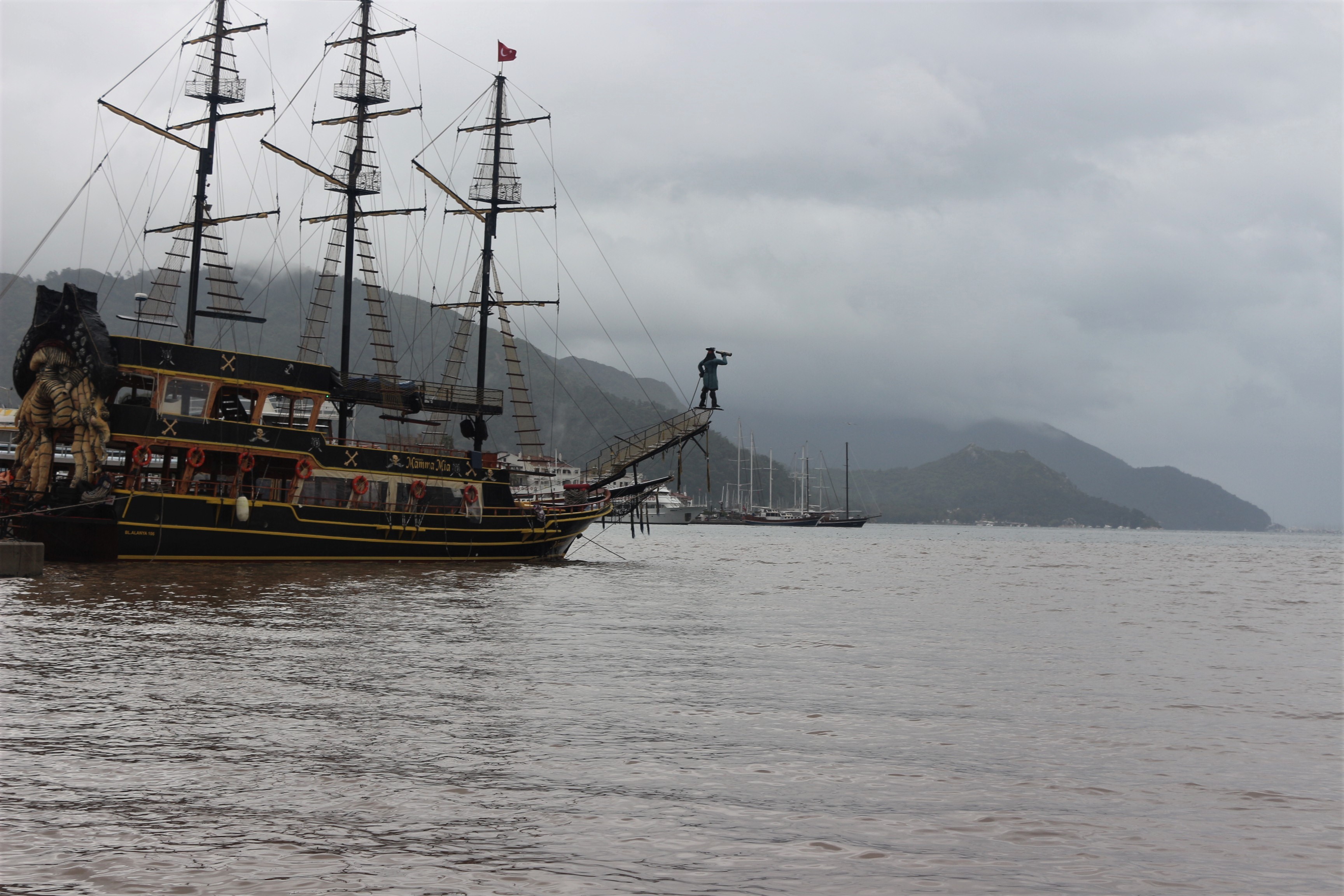 Sahile gidenler şaşkına döndü