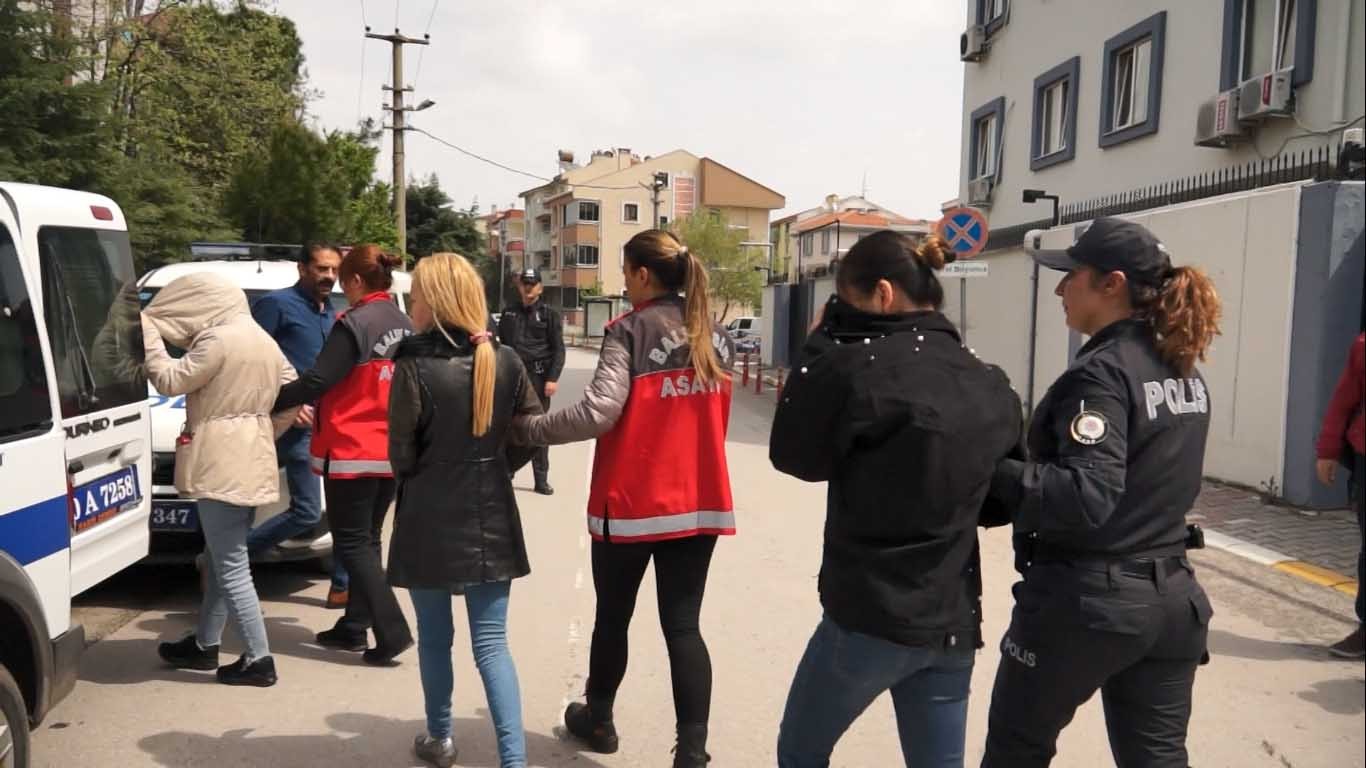 Pos makinesiyle taksitli fuhuş yaptılar