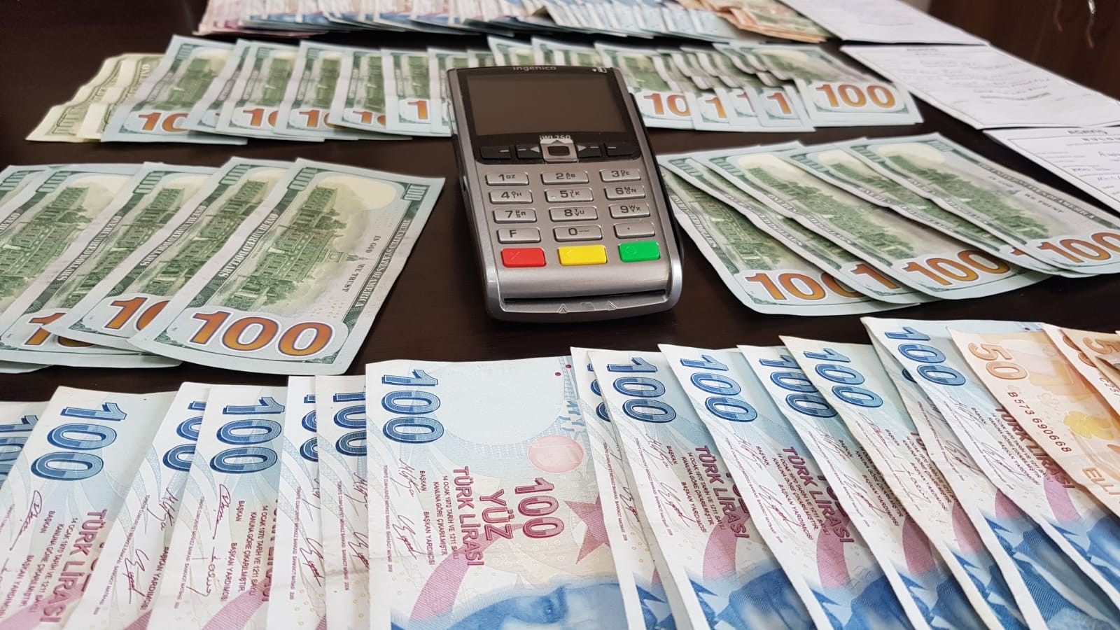 Pos makinesiyle taksitli fuhuş yaptılar