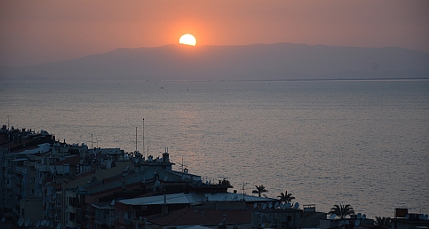 İZMİR: ASANSÖRDEN GÜNEŞ BATIMI
