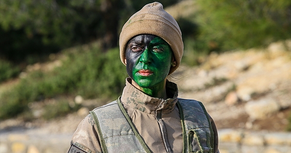 Türkiye&#039;nin ilk kadın komando astsubayları göreve hazır