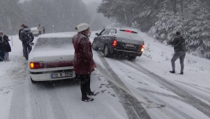 Kazdağları'nda onlarca araç kar nedeniyle mahsur kaldı