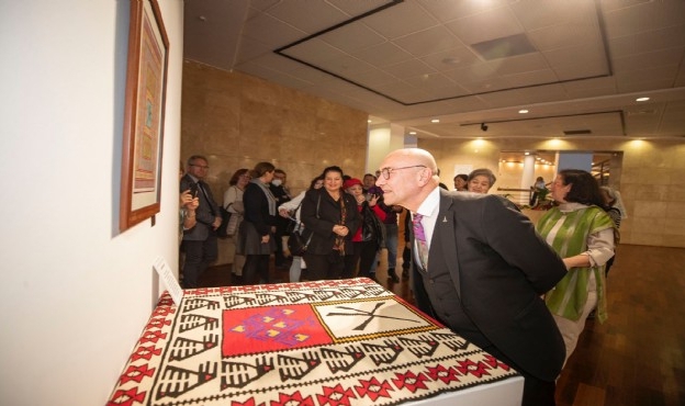 &#039;İnsan Dünyadır&#039; sergisi İzmirlilerle buluştu&#039;İnsan Dünyadır&#039; sergisi İzmirlilerle buluştu