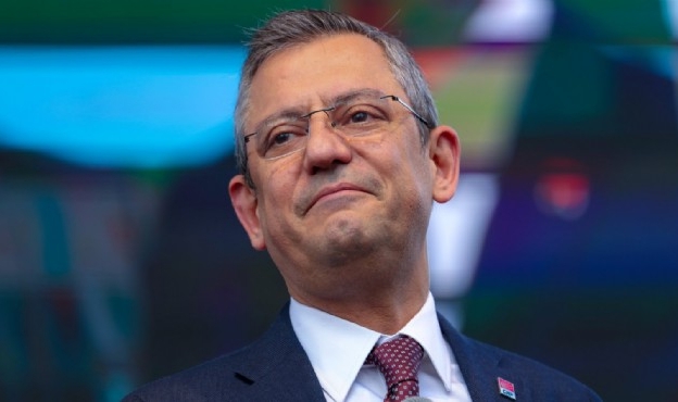 Özel&#039;den mesaj seli: AK Parti&#039;nin Bergama adayı ithal!