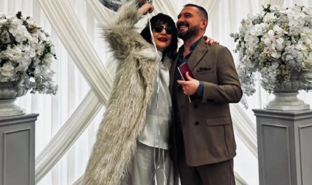 8 aylık hamile Gonca Vuslateri, sevgilisiyle evlendi