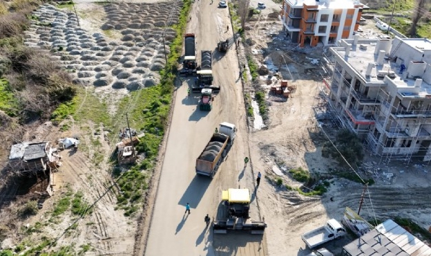 Büyükşehir Belediyesi ekipleri turizmin kalbinin attığı yolu yeniliyor