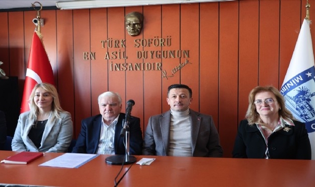 Dağ minibüsçü esnafı ile buluştu: İzmir direksiyonunu bize emanet edin!