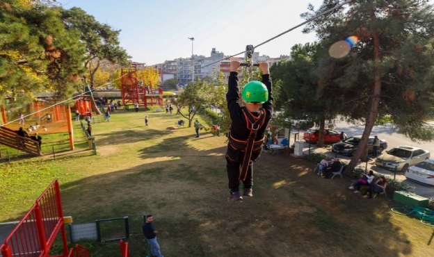 Karşıyaka&#039;nın Macera Parkı&#039;na ziyaretçi akını