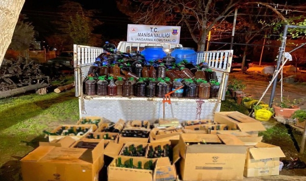 Ölüm içkisi baskını: 2 ton ele geçirildi!