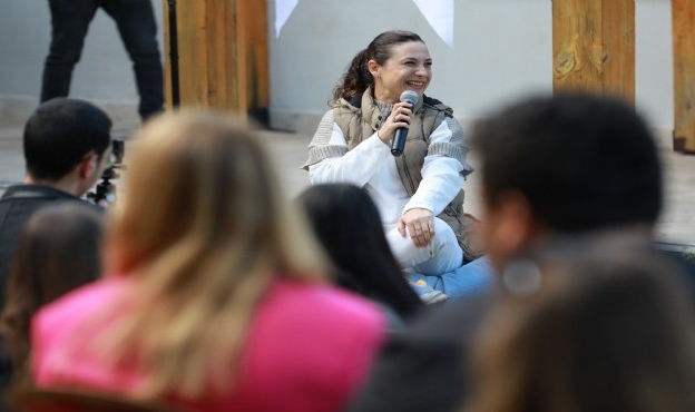 Sengel, gençlerle bir araya geldi