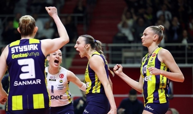 Sezonu lider tamamladı: Eczacıbaşı&#039;nı devirdi