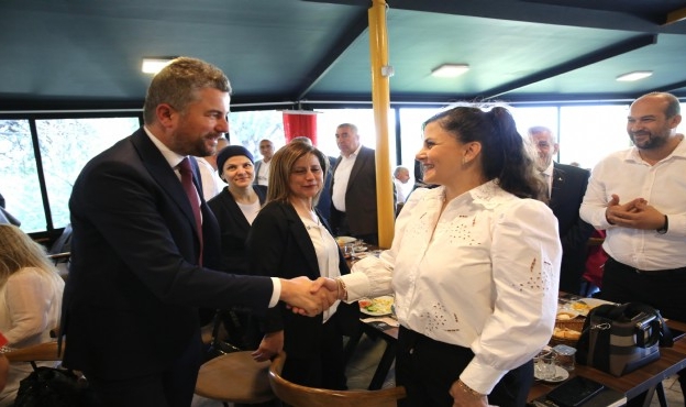 Duman muhtarlarla buluştu: Buca&#039;nın hak ettiği hizmeti getireceğiz!