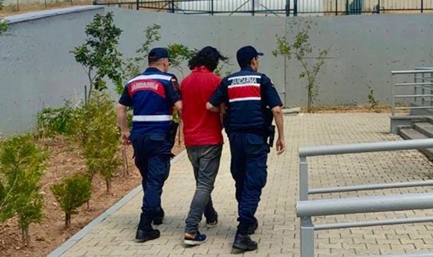 10 yılla aranıyordu... Firari hükümlü yakalandı!