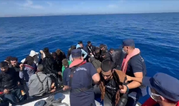 Ege açıklarında 33 göçmen yakalandı