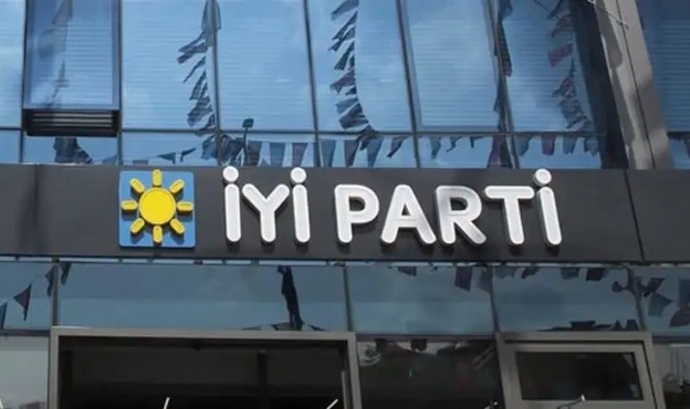 İYİ Parti&#039;de 1 vekil daha istifa etti!