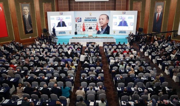 AK Parti, 541 belediye başkanı ile kampa giriyor