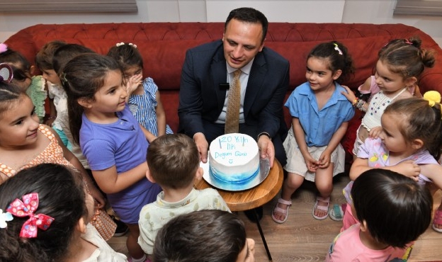 Başkan Amca’ya doğum günü sürprizi