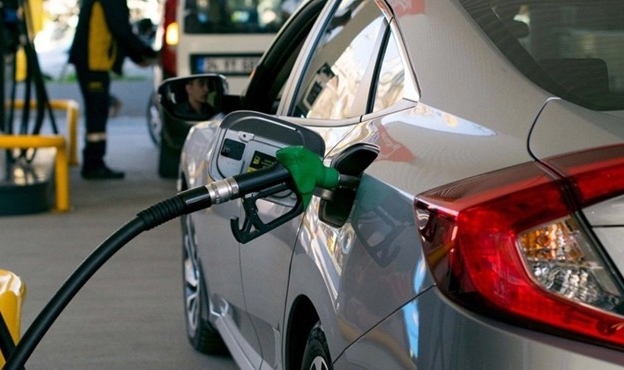 Benzin ve motorine zam geldi