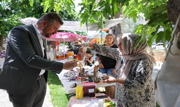 Buca’da Üretici Kadın Pazarı ilgi görüyor