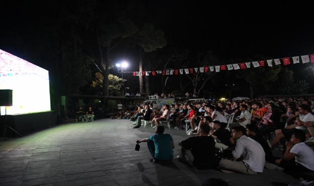 Bornova Belediyesi 3 noktaya dev ekran kuracak