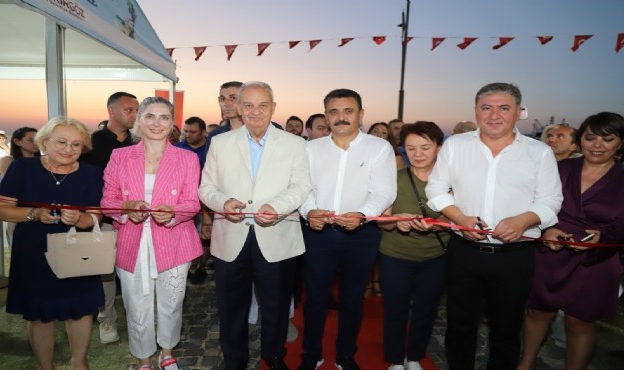 Dikili Kitap Günleri&#039;nde yerel seçim değerlendirmesi