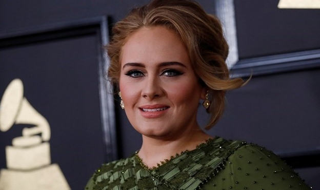 Dünyaca ünlü şarkıcı Adele&#039;den şaşırtan karar: Müziğe ara veriyor