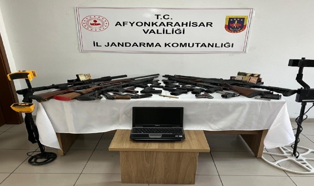 Jandarmanın baskınından cephanelik çıktı!