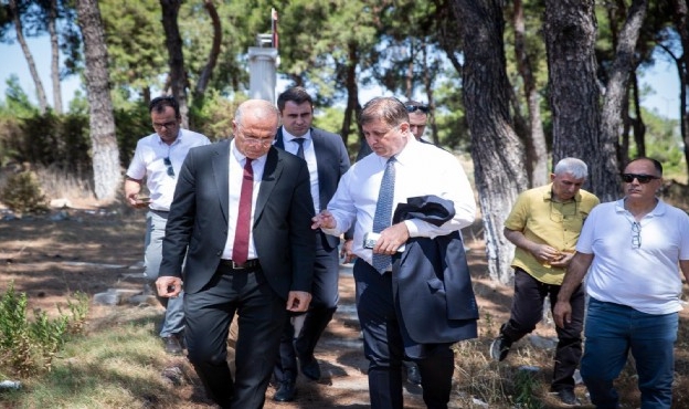 Tugay&#039;dan Gaziemir&#039;de mesajlar: Amaç İzmir&#039;i planlı kalkındırmak!