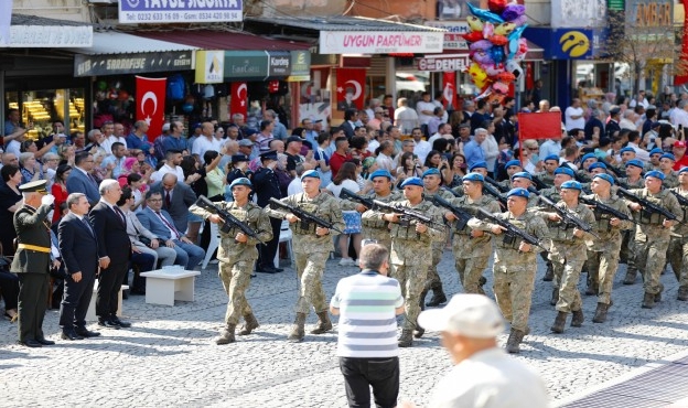 30 Ağustos Bergama&#039;da törenlerle kutlandı