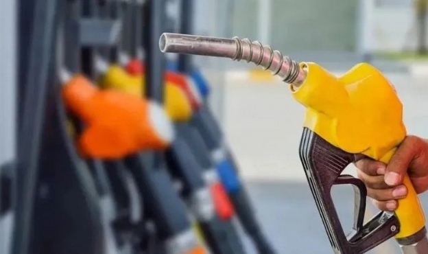 Akaryakıtta 2 indirim 1 zam: Benzin, mazot ve LPG’de son durum