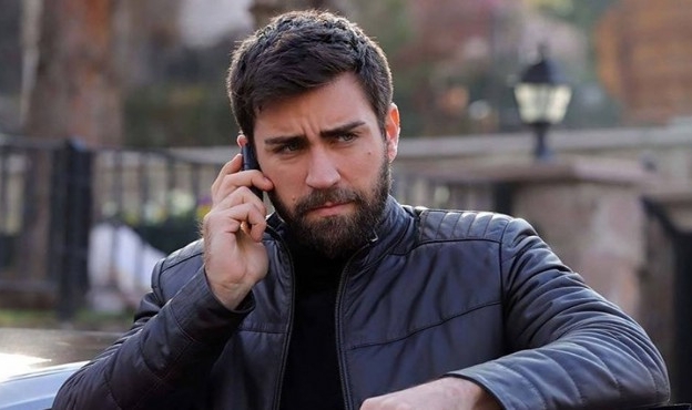 Çağlar Ertuğrul &#039;Kalpazan&#039;ın modern Arsen Lüpen’i oldu