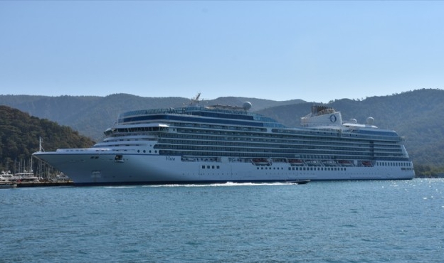 Dev kruvaziyer Marmaris Limanı&#039;nda