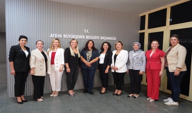 Efelerli kadın muhtarlardan Başkan Çerçioğlu&#039;na ziyaret