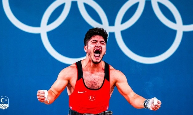 Furkan Özbek Olimpiyat 4&#039;üncüsü!