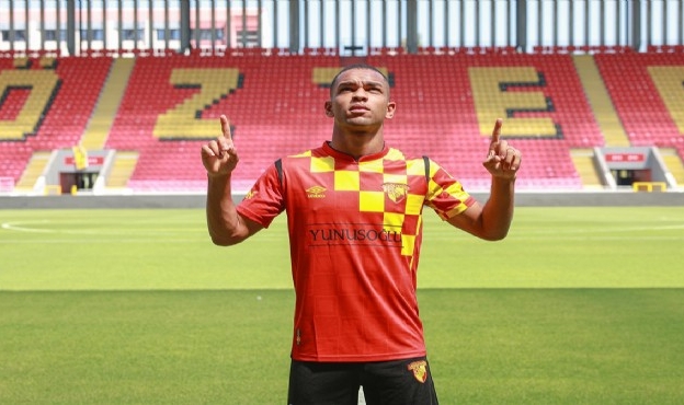 İmzalar atıldı: Göz-Göz&#039;e Sambacı forvet!