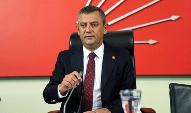 Özel&#039;den flaş &#039;adaylık&#039; açıklaması!