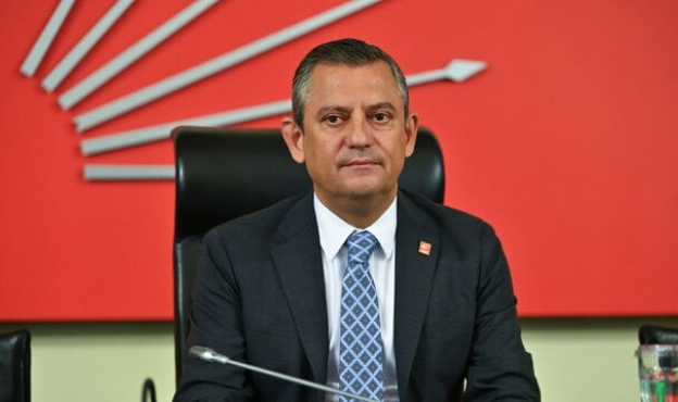 Özgür Özel, destekle yürüyebilecek