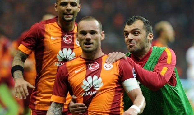 Galatasaray&#039;dan Fenerbahçe&#039;ye gönderme!