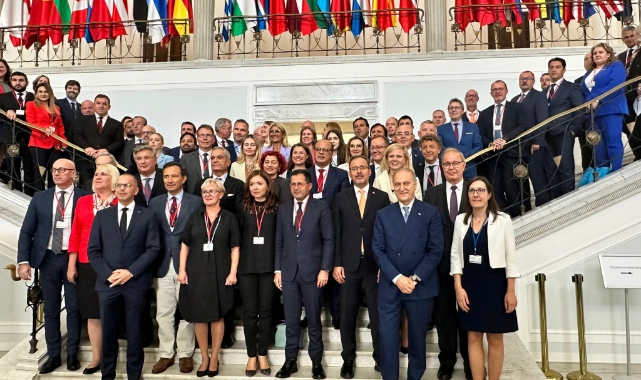 KASAPOĞLU VARŞOVA’DA DÜZENLENEN ROSE-ROTH SEMİNERİNE KATILDI