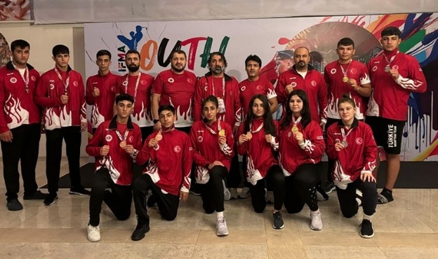 Milli sporcular Tayland&#039;da 12 madalya kazandı