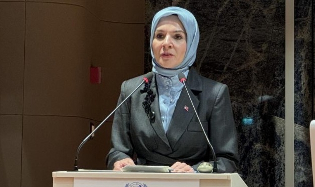 Bakan Göktaş&#039;ın bulunduğu araç kaza yaptı