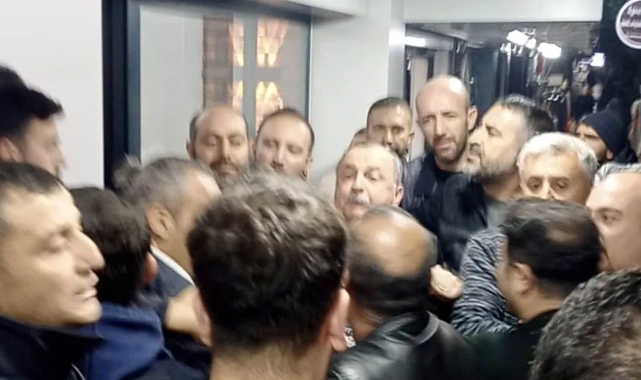 Manisa Meclisi&#039;nde &#039;Bahçeli&#039; kavgası!