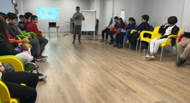 İzmir Çocuk Meclisi’nde seçim heyecanı