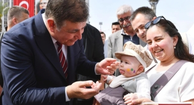 İzmirli kadınların “Anne Kart” mutluluğu