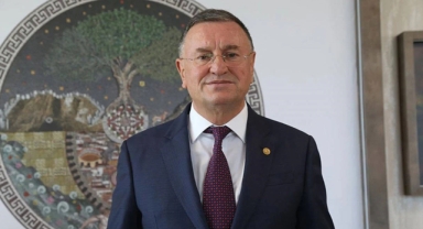 Lütfü Savaş CHP'den ihraç edildi!